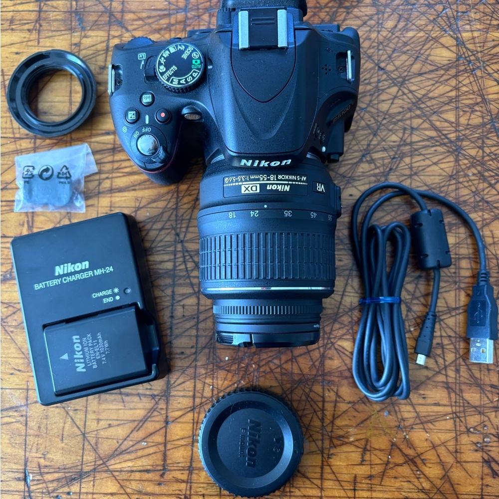 NIKON D5100 DSLR